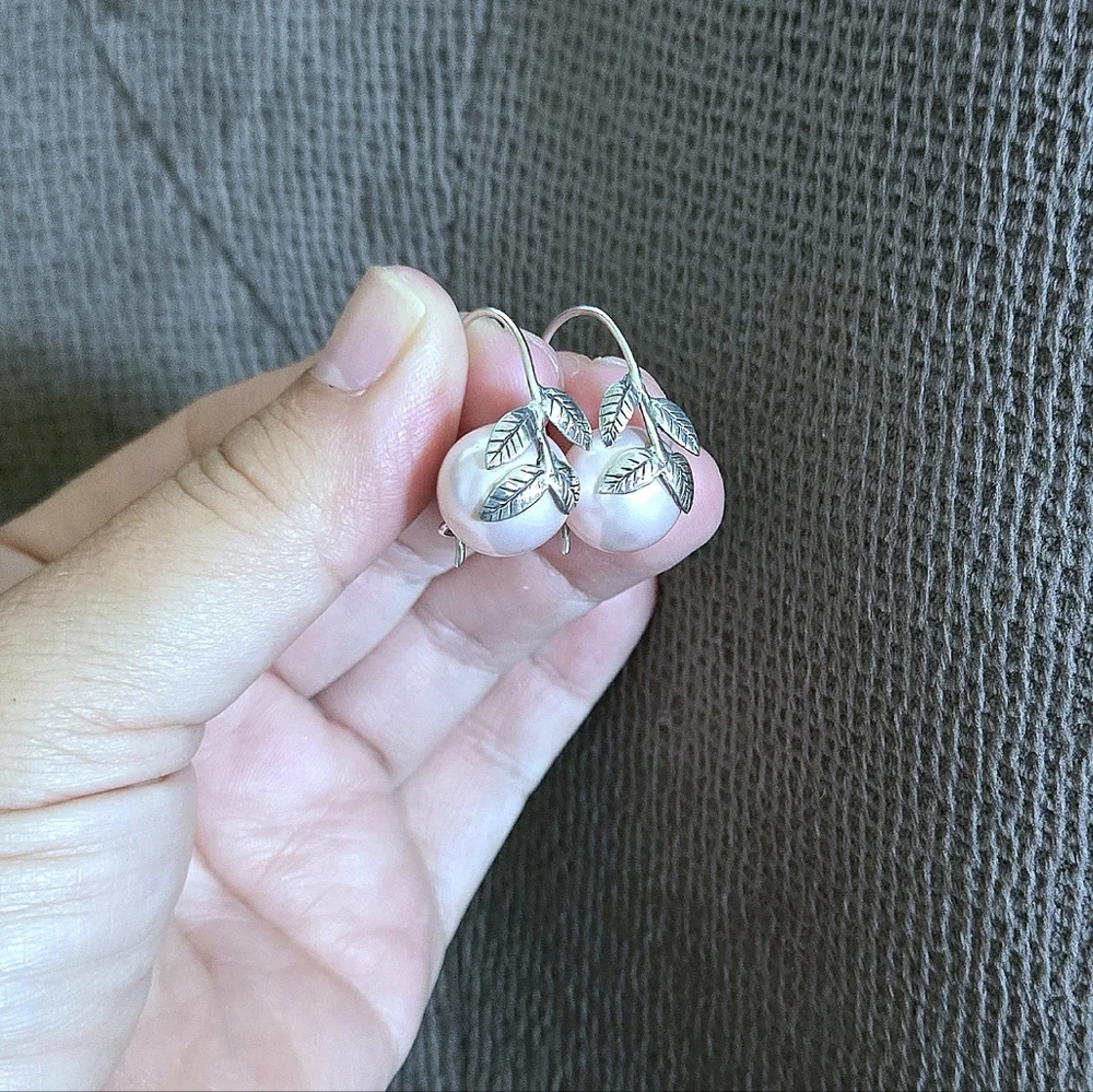 Annika Witt Pink🩷 Pearl And Leaves🍃 Earrings - Picture 7 of 16